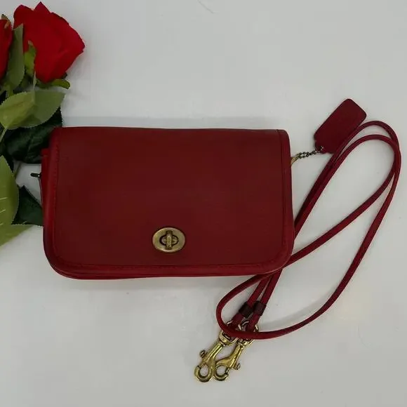 コーチ Vintage coach 9045 BAGショルダーバッグ RED コーチ Vintage coach 9045 BAGショルダーバッグ RED